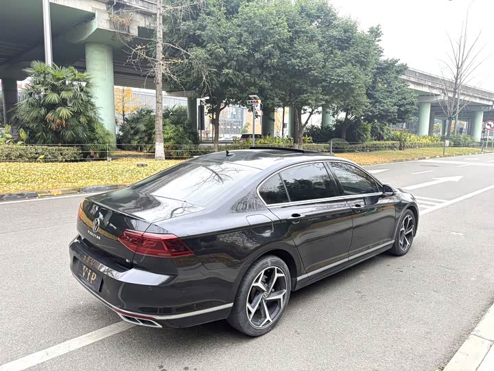 Фото 7 - Volkswagen Magotan