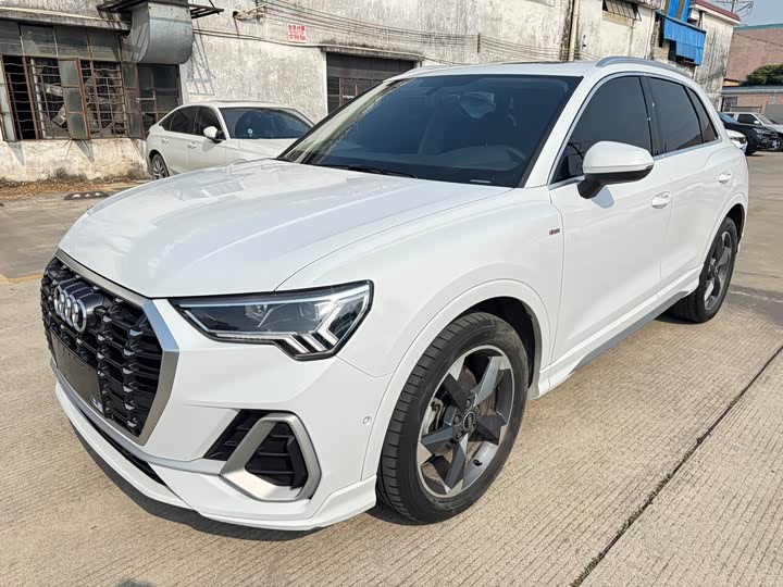 Фото 1 - Audi Q3