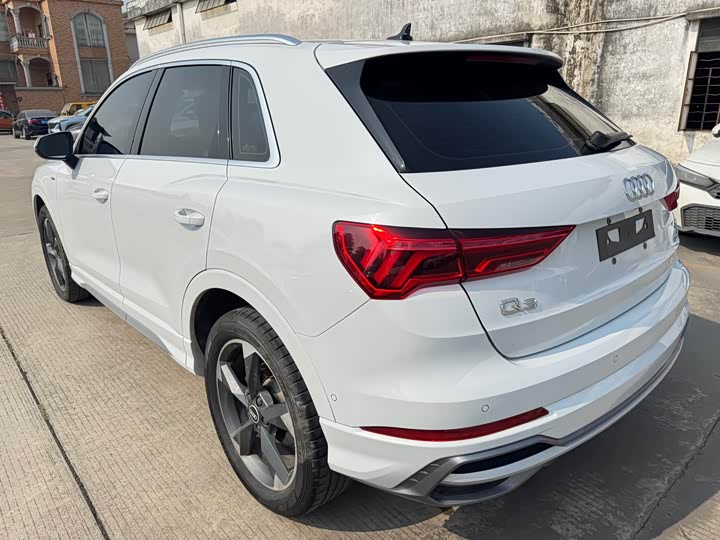 Фото 6 - Audi Q3