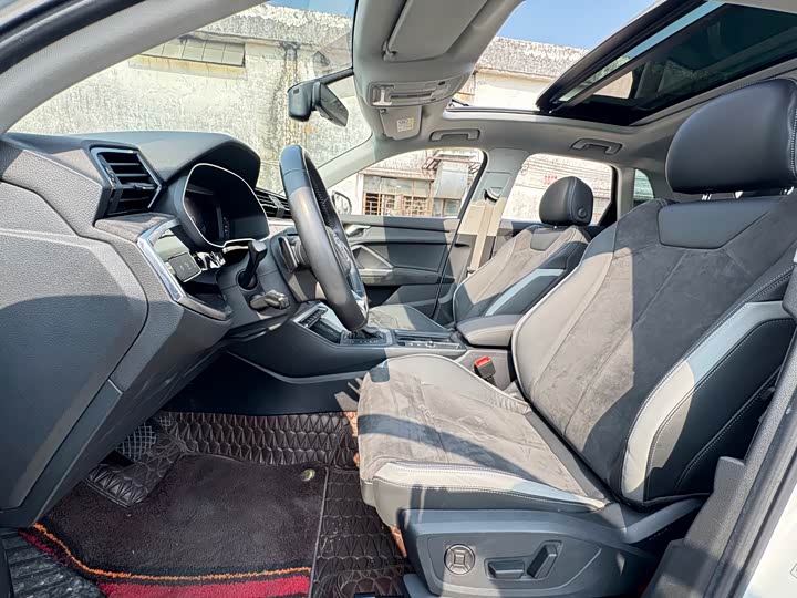 Фото 7 - Audi Q3