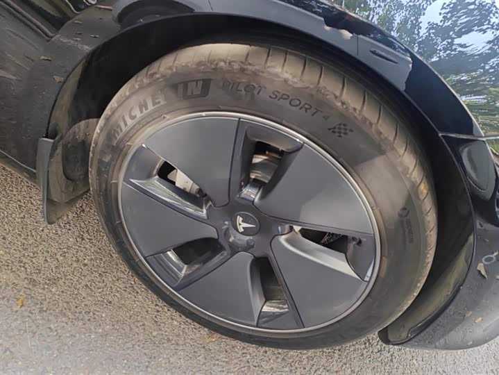 Фото 6 - Tesla Model 3