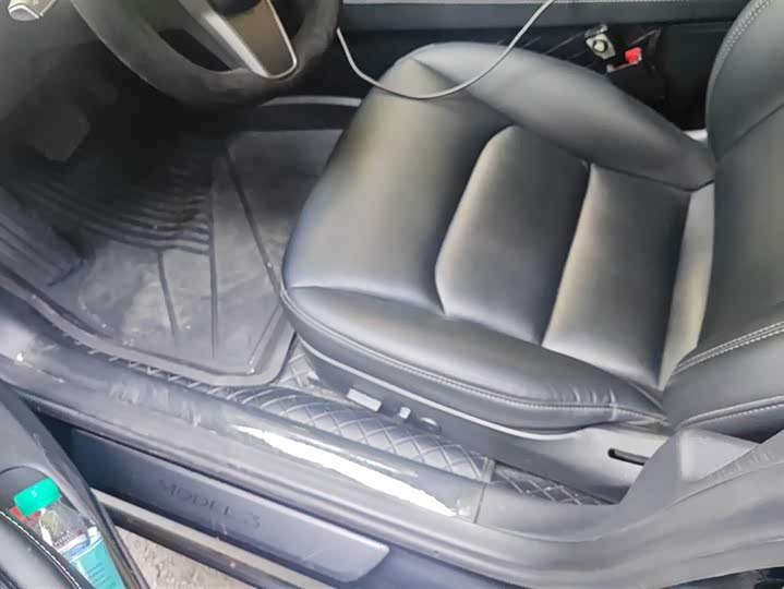 Фото 9 - Tesla Model 3