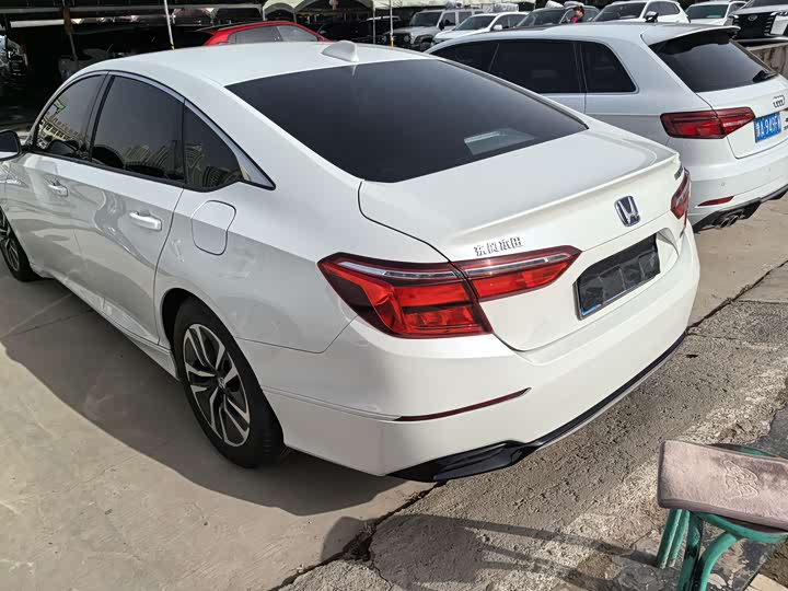 Фото 4 - Honda Inspire