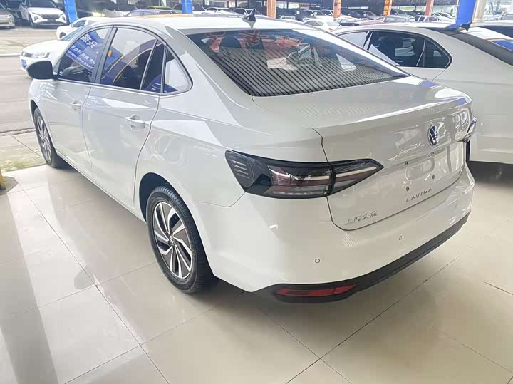 Фото 8 - Volkswagen Lavida