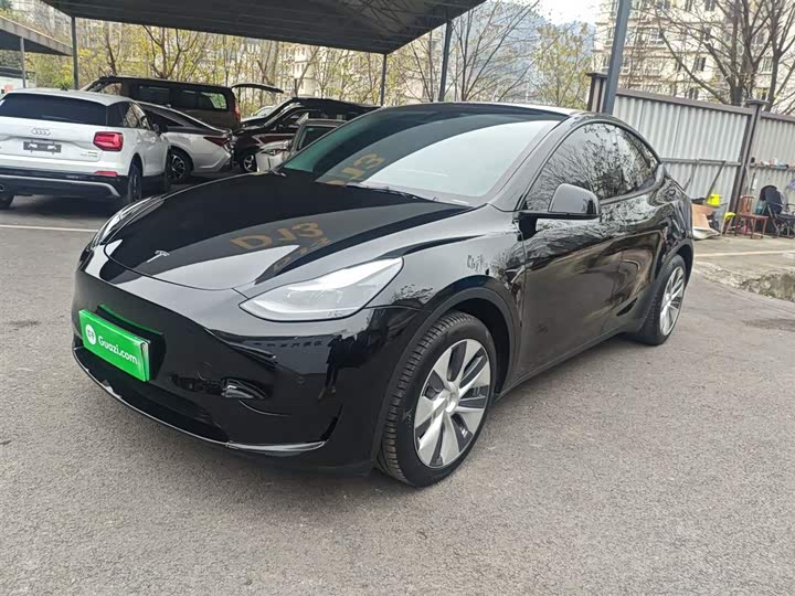 Фото 2 - Tesla Model Y