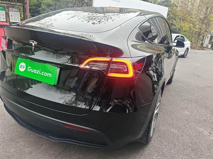 Фото 8 - Tesla Model Y