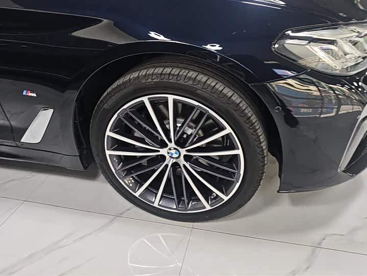 Фото 6 - BMW 5 Series