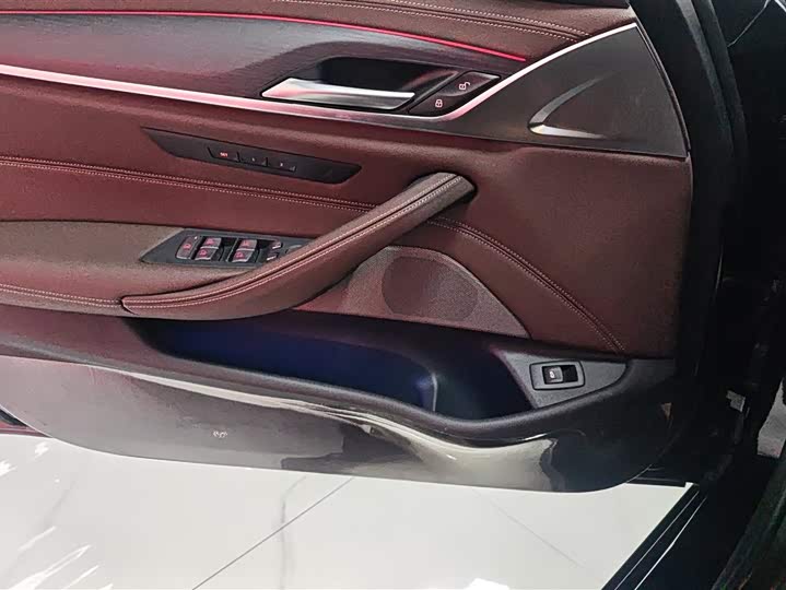 Фото 7 - BMW 5 Series