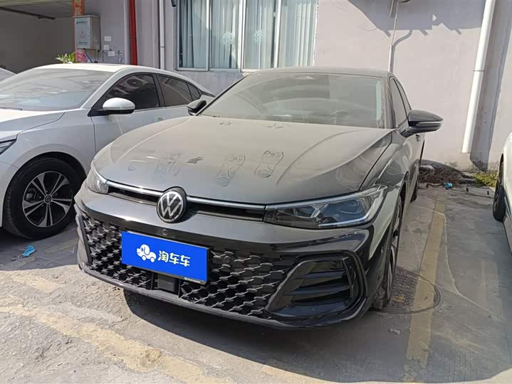 Фото 1 - Volkswagen Passat