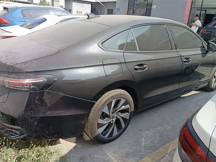 Фото 3 - Volkswagen Passat