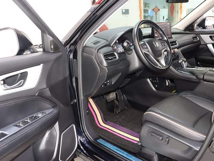 Фото 9 - Honda Avancier