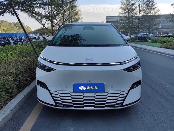 Фото 2 - XPeng X9