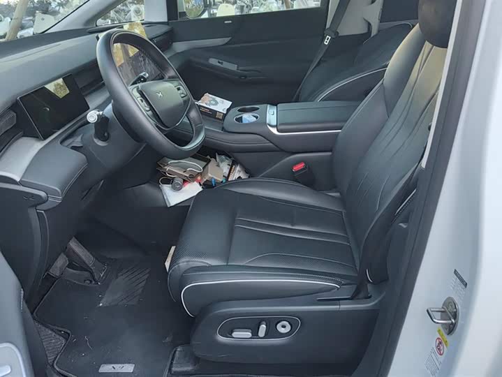 Фото 9 - XPeng X9