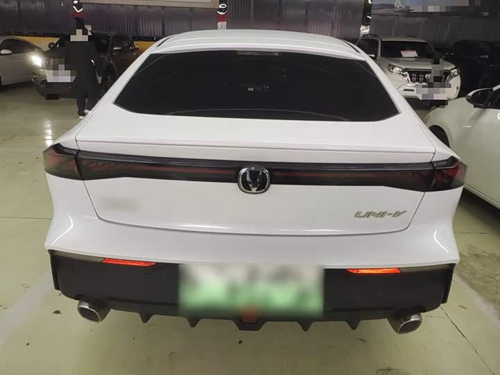 Фото 6 - Changan UNI-V Hybrid