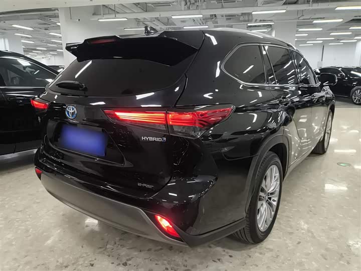 Фото 7 - Toyota Highlander