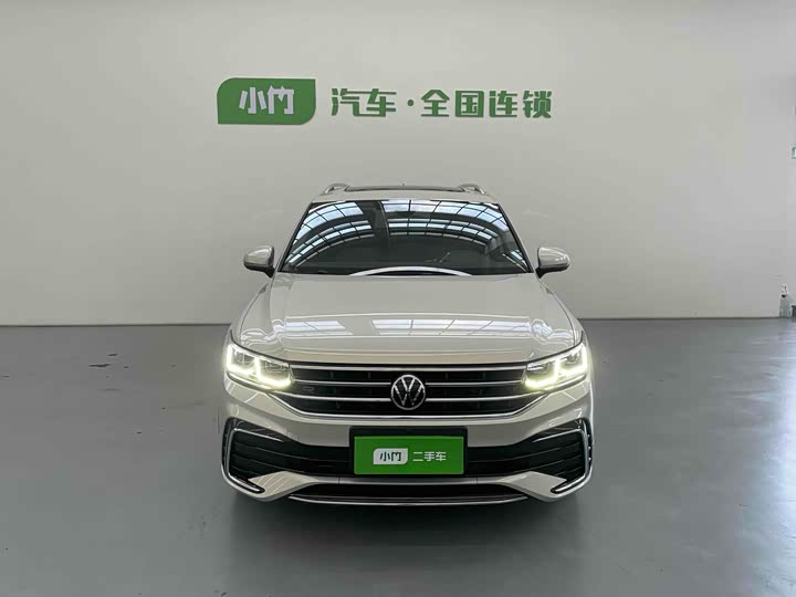 Фото 2 - Volkswagen Tiguan L Pro