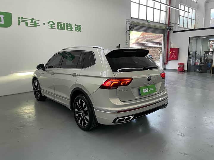 Фото 6 - Volkswagen Tiguan L Pro