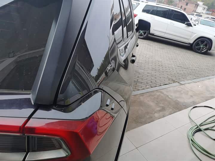 Фото 7 - Toyota Wildlander