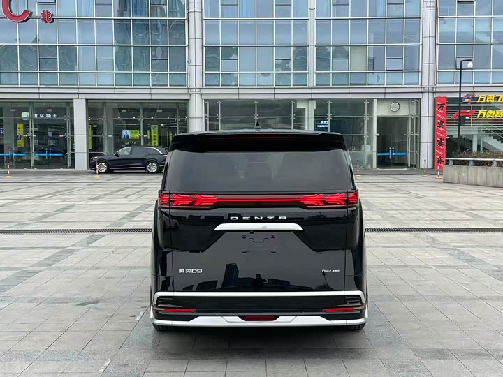 Фото 7 - Denza D9