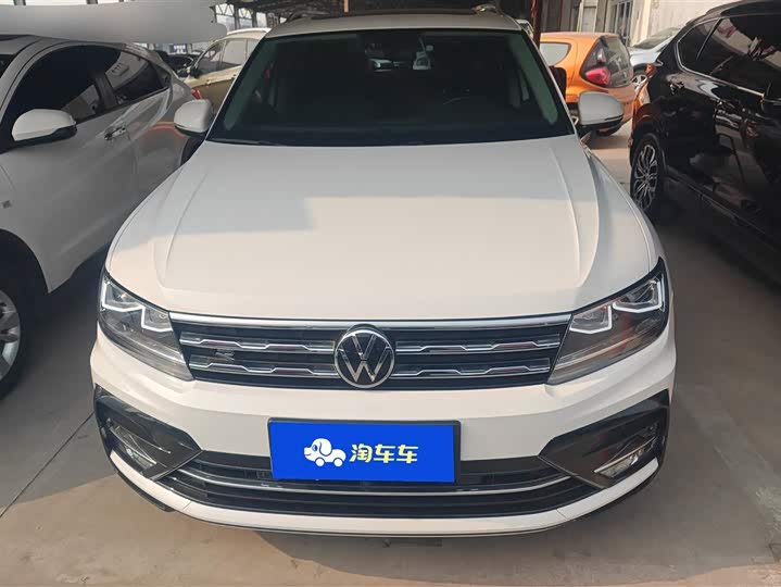 Фото 2 - Volkswagen Tiguan L Pro