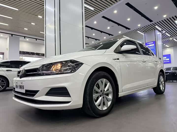 Фото 1 - Volkswagen Polo