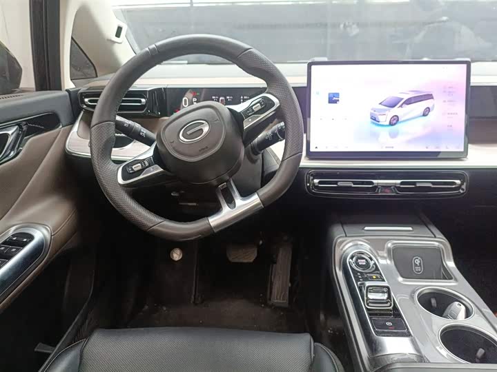 Фото 3 - GAC Trumpchi E8