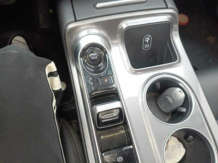 Фото 7 - GAC Trumpchi E8