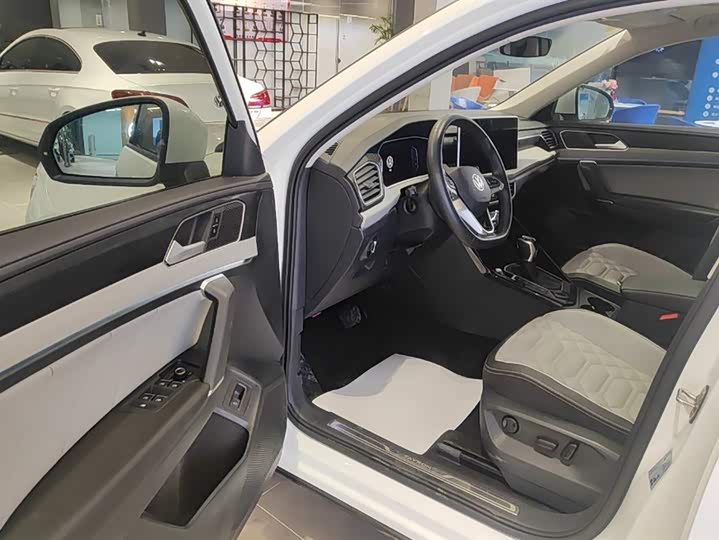 Фото 3 - Volkswagen Tayron