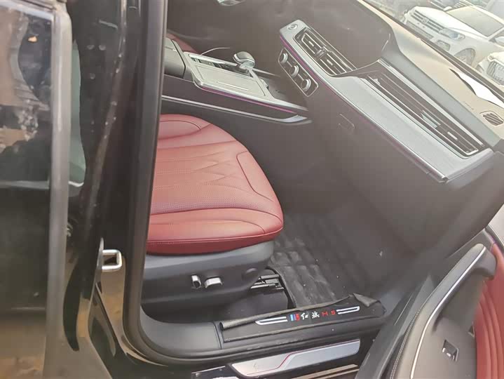 Фото 8 - Hongqi HS5