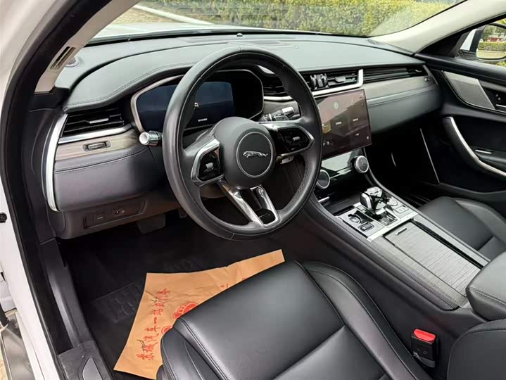 Фото 8 - Jaguar XF L