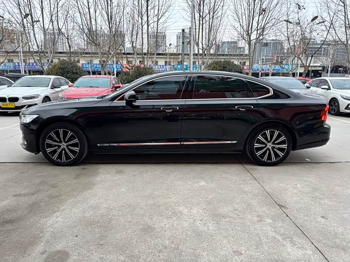 Фото 4 - Volvo S90