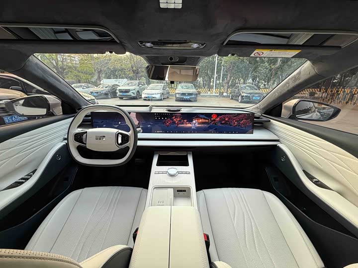 Фото 6 - Geely Galaxy E8