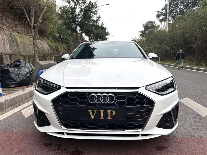 Фото 2 - Audi A4L