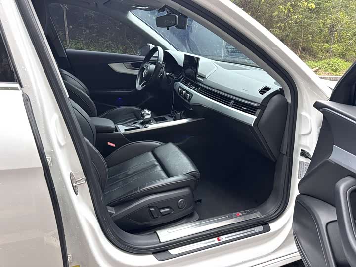 Фото 5 - Audi A4L