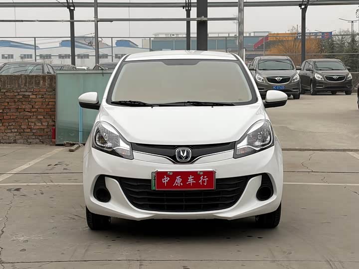 Фото 2 - Changan BenBen E-Star