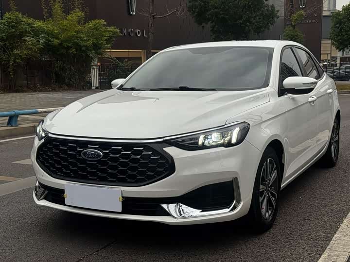 Фото 1 - Ford Escort