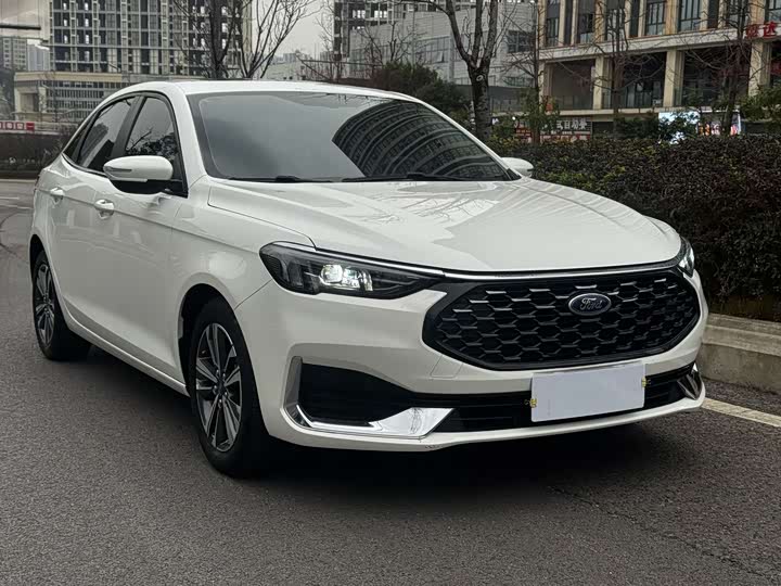 Фото 4 - Ford Escort