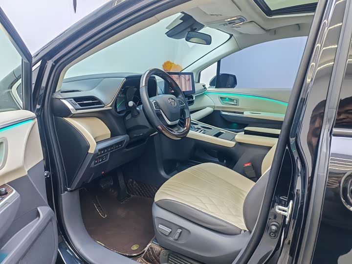 Фото 3 - Toyota Sienna