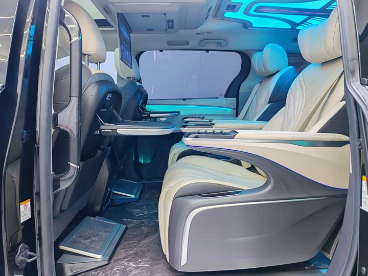 Фото 4 - Toyota Sienna