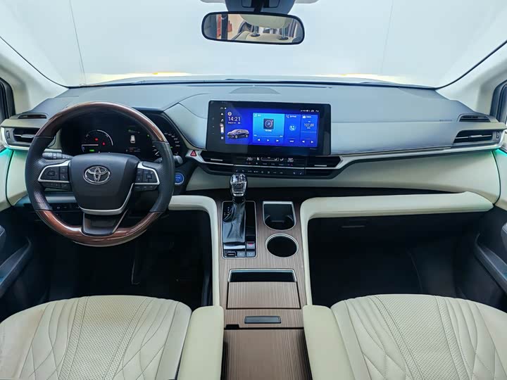 Фото 5 - Toyota Sienna