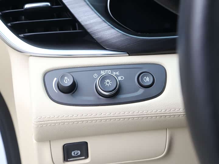 Фото 8 - Buick GL8 ES