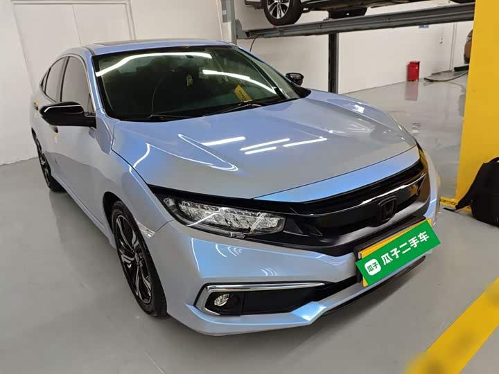 Фото 4 - Honda Civic