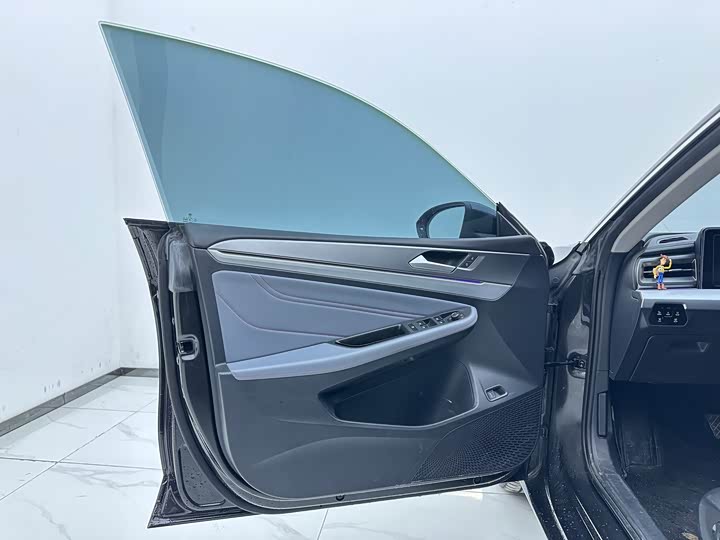 Фото 8 - Volkswagen Lamando L