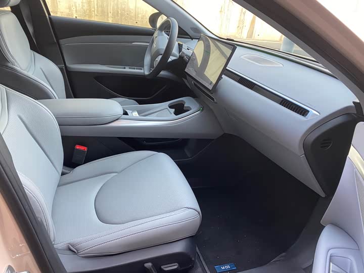 Фото 9 - XPeng Mona M03