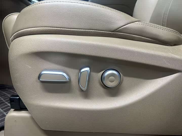 Фото 6 - Buick GL8 ES