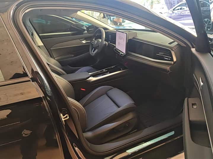 Фото 8 - Volkswagen Passat