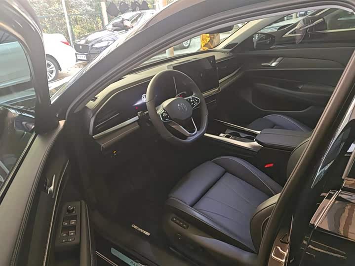 Фото 9 - Volkswagen Passat