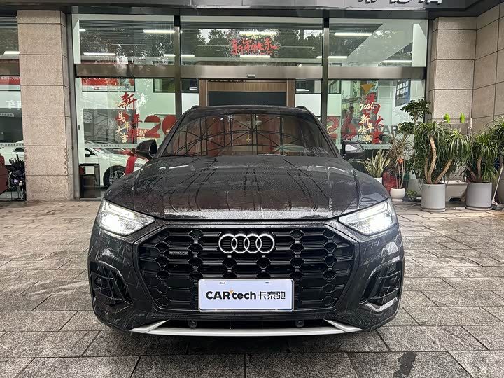 Фото 2 - Audi Q5L