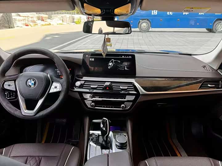 Фото 8 - BMW 5 Series