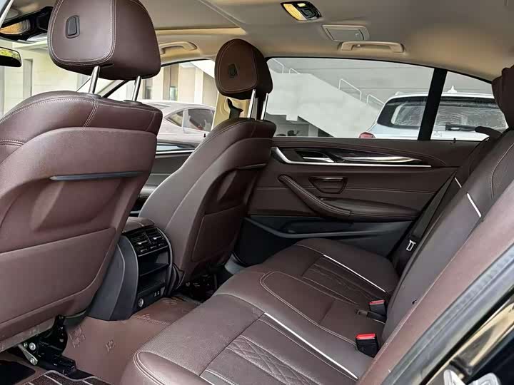 Фото 9 - BMW 5 Series